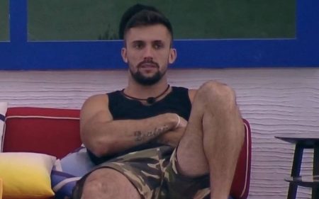 Ex-BBB Arthur Picoli paga valor surreal em conta de luz e lamenta sobre a situação