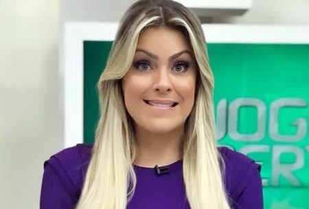 Renata Fan perde tempo após Band definir estreia de Adriana Araújo