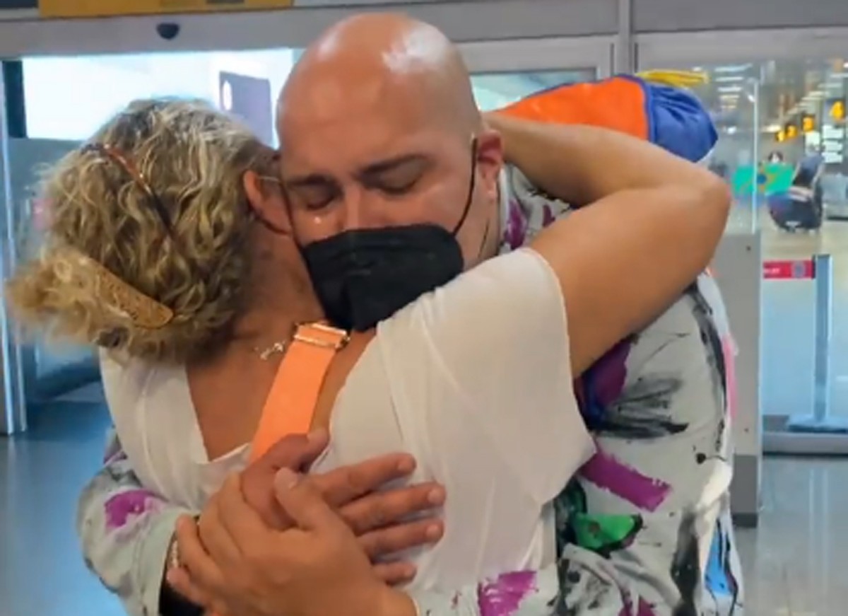 BBB 2022: Momento do reencontro de Tiago Abravanel e mãe é divulgado; veja!