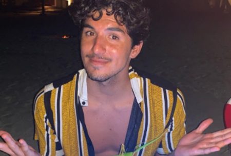 Solteiro, Gabriel Medina curte Carnaval em festas privadas