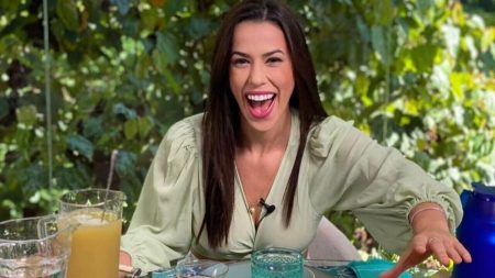 Fora do BBB 2022, Larissa detona Eliezer e o acusa de “jogo sujo”