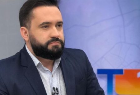 Apresentador troca a Globo pelo SBT para assumir novo jornal; saiba detalhes