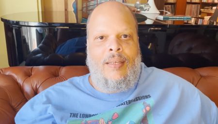 Após chilique em vídeo, Ed Motta pede desculpas a Raul Seixas