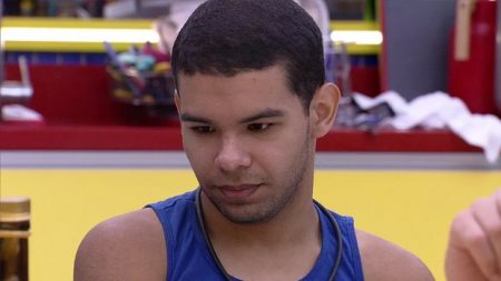 BBB 2022: Vinicius define sua missão no reality e vira alvo de críticas