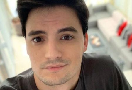 Felipe Neto posta foto sem camisa e dispara: “OnlyFans está pago”