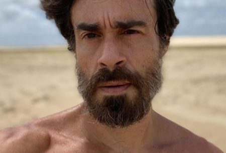 Erom Cordeiro troca declarações apaixonadas com o namorado nas redes sociais