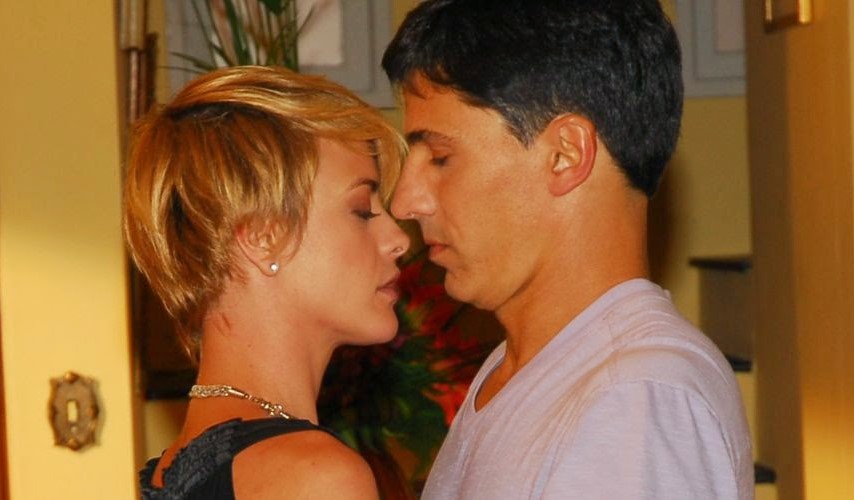 Chamas da Vida – Capítulo de Segunda (11/04): Carolina beija Pedro na frente de Ivonete