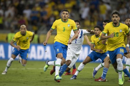 Seleção Brasileira faz Globo derrubar filmes e reduzir novela