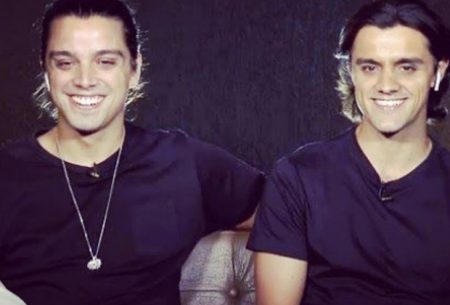 Felipe Simas resgata foto com Rodrigo e faz revelação sobre bastidores de série