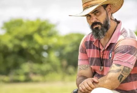 Pantanal: Juliano Cazarré relata curiosidade para ver cena de órgão genital decepado