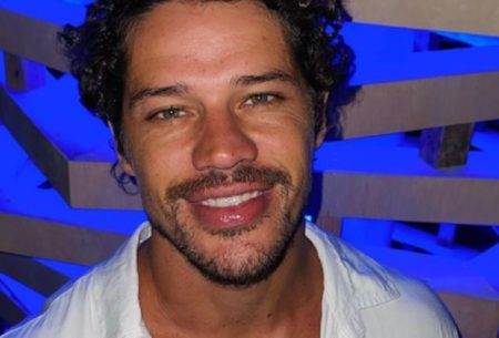 José Loreto desabafa sobre foto polêmica com Jesuíta Barbosa e entrega vida amorosa