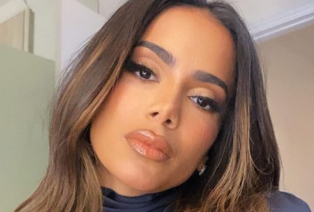 Anitta faz investigação e descobre penetra famosa em festa de aniversário nos EUA