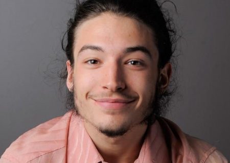 Protagonista de The Flash, Ezra Miller é preso após confusão no Havaí