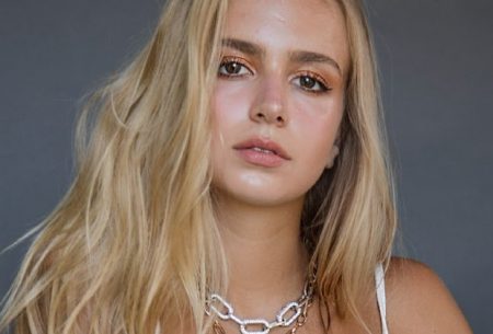 Grávida, Isabella Scherer relembra simpatia de Réveillon