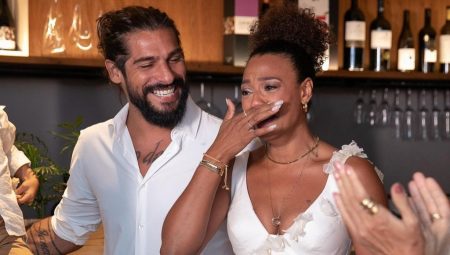Sheron Menezzes se emociona com casamento em praia