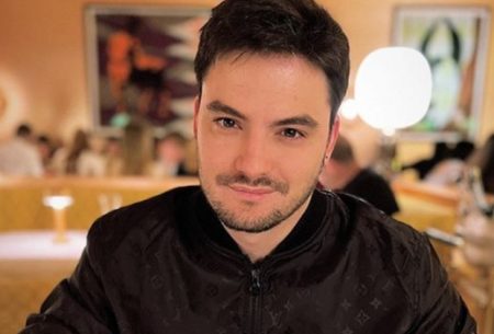 Felipe Neto celebra primeira viagem após superar depressão e síndrome do pânico