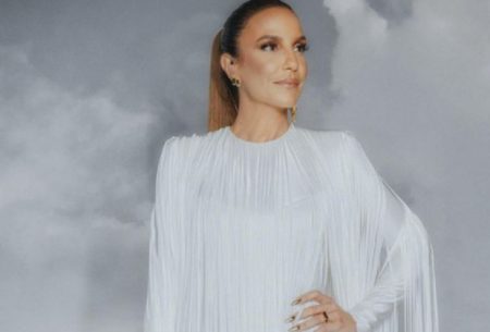 Ivete Sangalo curte noite na piscina e seguidores dão apelido curioso