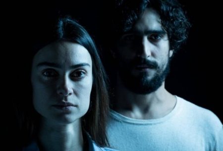 Thaila Ayala explica como foi rodar filme com marido dentro de casa