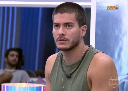 BBB 2022: Arthur Aguiar chama sister de fofoqueira e cai na gargalhada