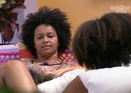 BBB 2022: Natália expõe visão sobre brigas com brother na casa