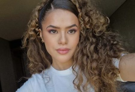 Maisa Silva recebe pergunta invasiva sobre parte do corpo e reage