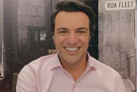 Rodrigo Lombardi realiza sonho ao estrelar musical da Broadway e faz revelação sobre peso