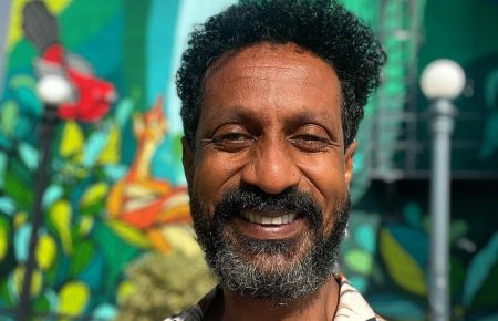 Encantado’s é a primeira série da Globo escrita e estrelada por maioria negra
