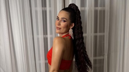 Carnaval 2022: Lívian Aragão se emociona em estreia na Sapucaí e revela novo estilo de vida