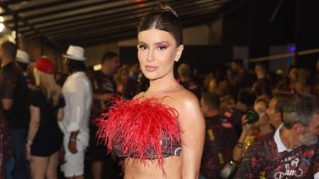 Carnaval 2022: Ex-BBB Thaís Braz fala do namoro com Gui Napolitano e cirurgia para reduzir a testa
