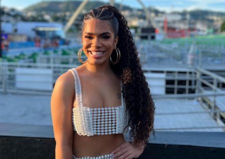 Ex-BBB Maria revela que foi furtada ao chegar à Sapucaí