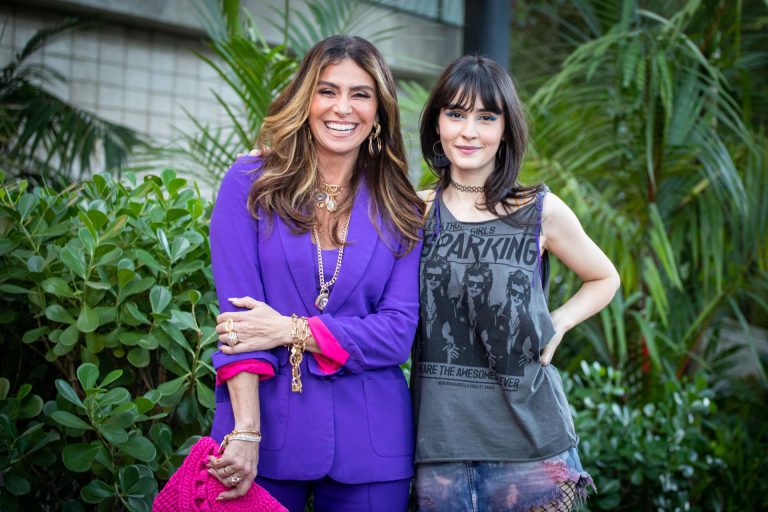 Paula (Giovanna Antonelli) e Flávia (Valentina Herszage) em Quanto Mais Vida, Melhor