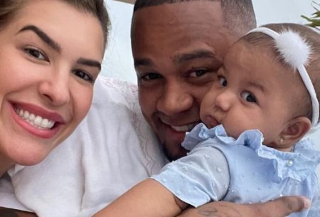 Leo Santana e Lore Improta encantam web com tema para celebrar mesversário da filha