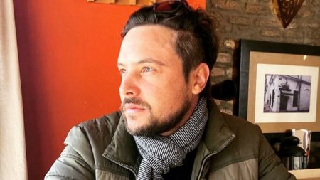 Sergio Guizé declara guerra contra as fake news e comemora vitória judicial contra jornalista