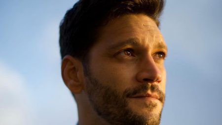 Armando Babaioff dispara mensagem misteriosa após romance vir à tona