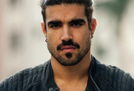 Caio Castro curte viagem romântica com a nova namorada