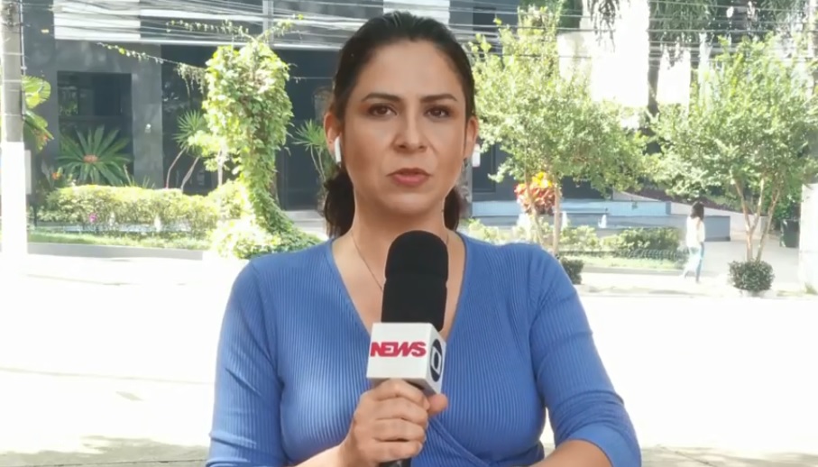 Repórter da GloboNews é atacada ao vivo e toma atitude
