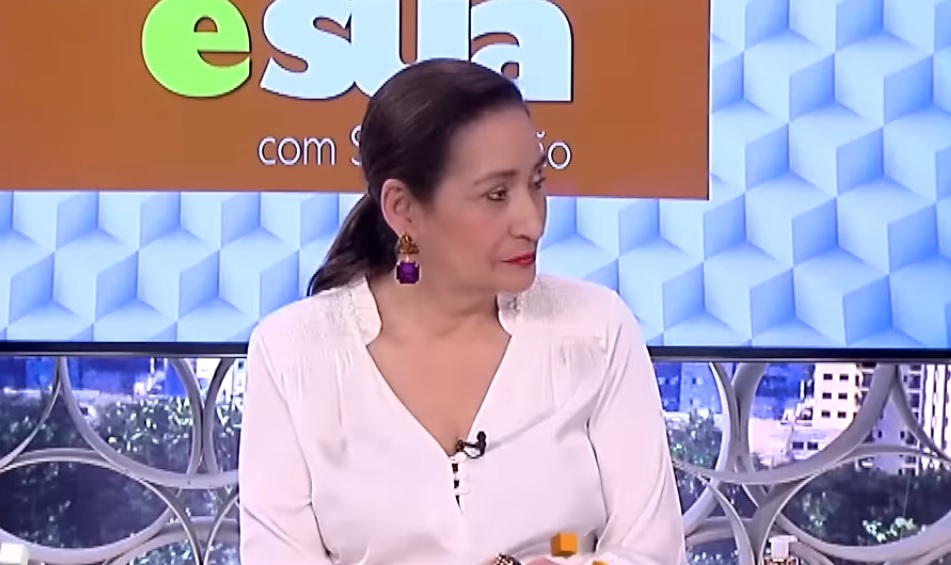 Sonia Abrão rebate comentário de colega ao vivo na RedeTV!: “Cê tá louco?”