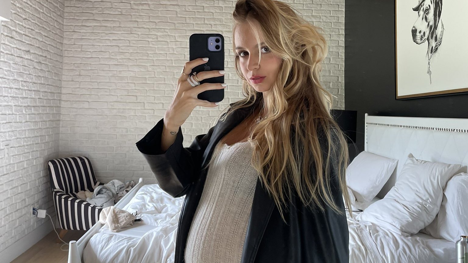 Isabella Scherer revela “caos” em primeira saída com os gêmeos e compartilha fotos do parto