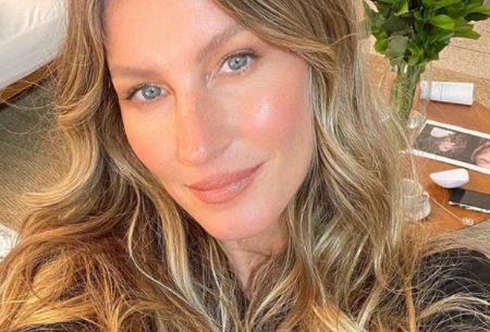 Gisele Bündchen desabafa ao relembrar dificuldades no começo de carreira