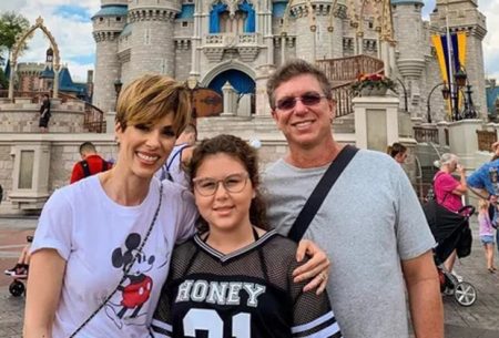 Boninho exibe valsa dos 15 anos da filha: “Momento lindo”