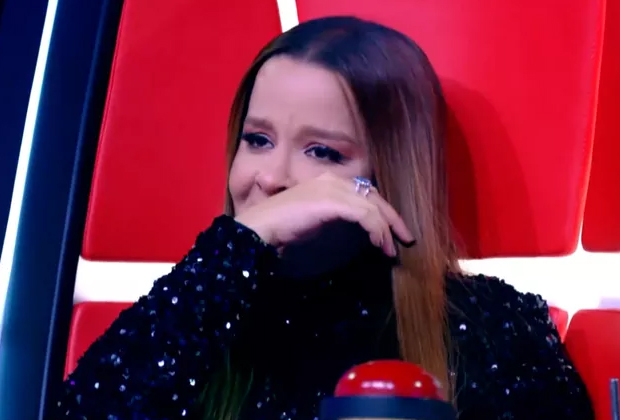 Maiara chora, implora por participante do The Voice Kids e acaba trocada por Michel Teló