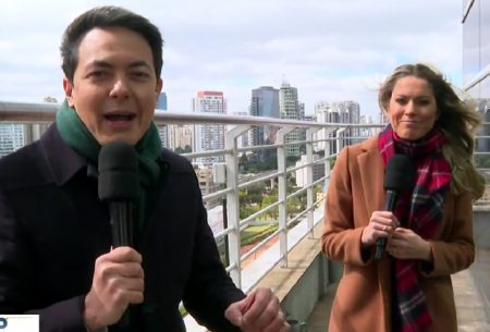 Âncora sai do estúdio e passa frio em telejornal ao vivo da Globo