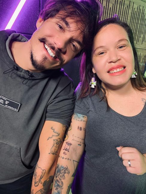 Eliezer foi surpreendido com tatuagem inusitada de fã (Imagem: Divulgação)