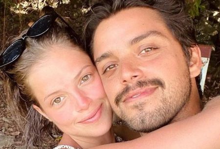 Agatha Moreira e Rodrigo Simas gravam participação em Cara e Coragem
