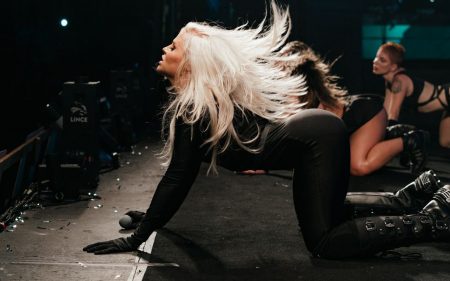 Luísa Sonza mostra hematomas nas pernas por coreografias