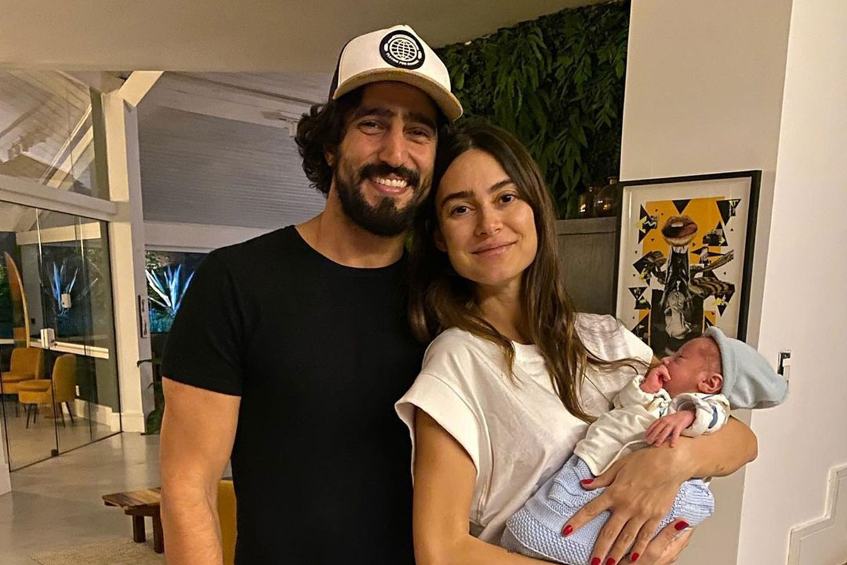 Thaila Ayala fala sobre mudanças após chegada do filho e se derrete por Renato Góes