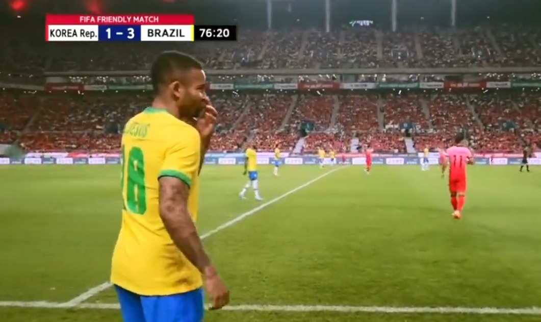 Gabriel Jesus toma atitude “inusitada” em jogo do Brasil e câmera da Globo flagra tudo