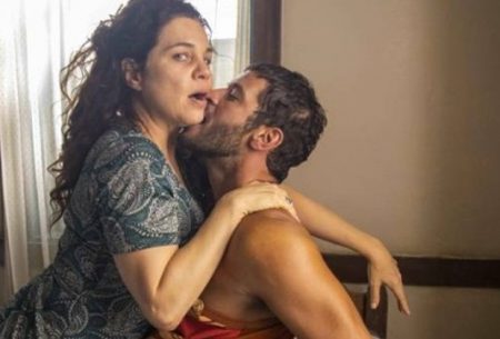 Isabel Teixeira abre o jogo sobre cena de sexo quente com Leandro Lima em Pantanal