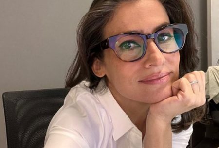 Discreta em relação à vida pessoal, Renata Vasconcellos posta foto do filho