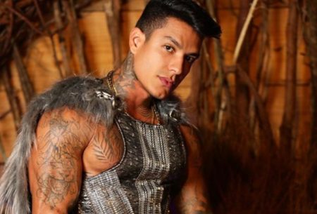 Ex-noivo de Sthe Matos, Victor Igoh tem perfil detonado na web: “Vergonha alheia”